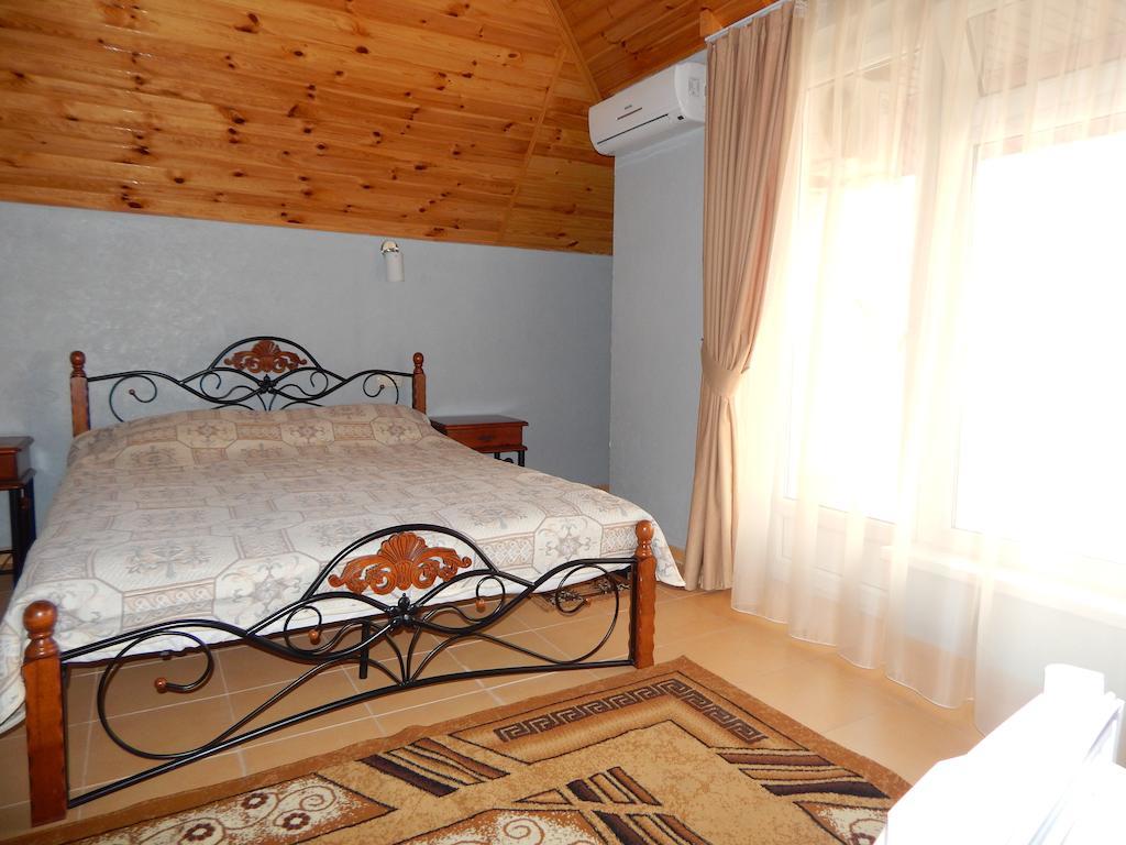 Delfin Hotel Kobleve Quarto foto
