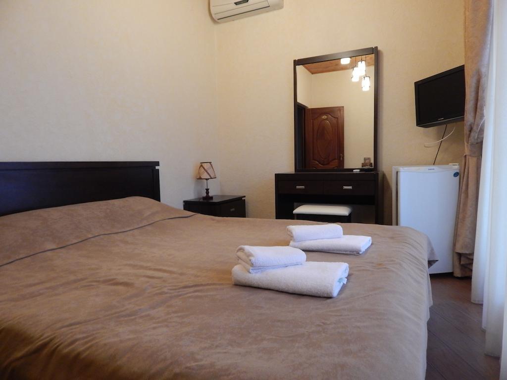Delfin Hotel Kobleve Quarto foto
