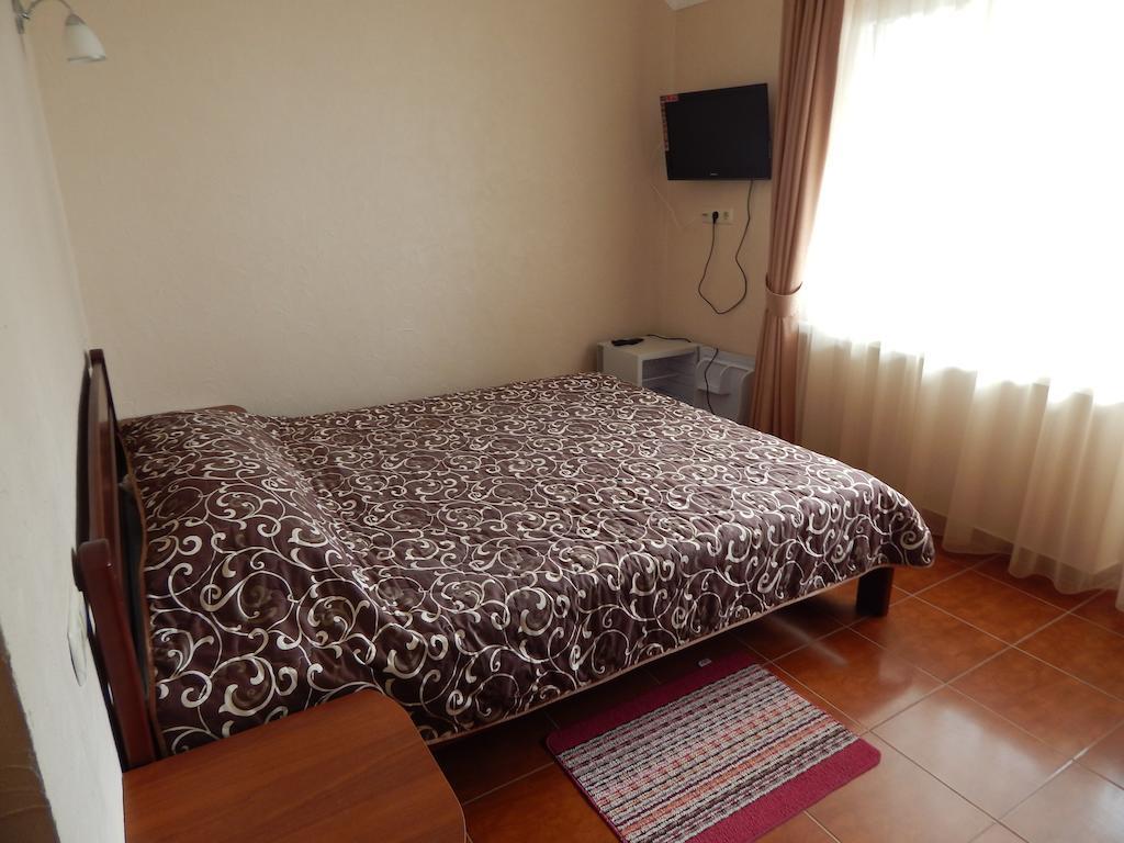 Delfin Hotel Kobleve Quarto foto