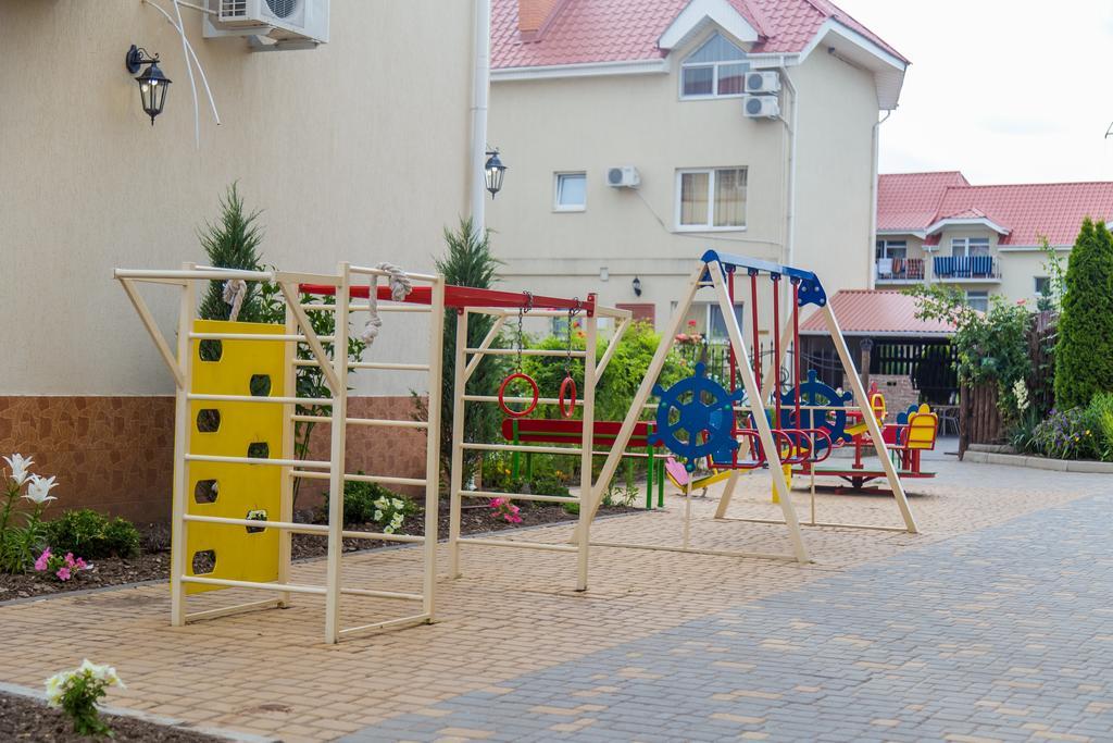 Delfin Hotel Kobleve Exterior foto