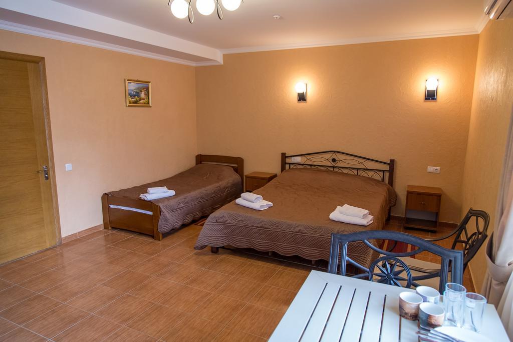 Delfin Hotel Kobleve Exterior foto
