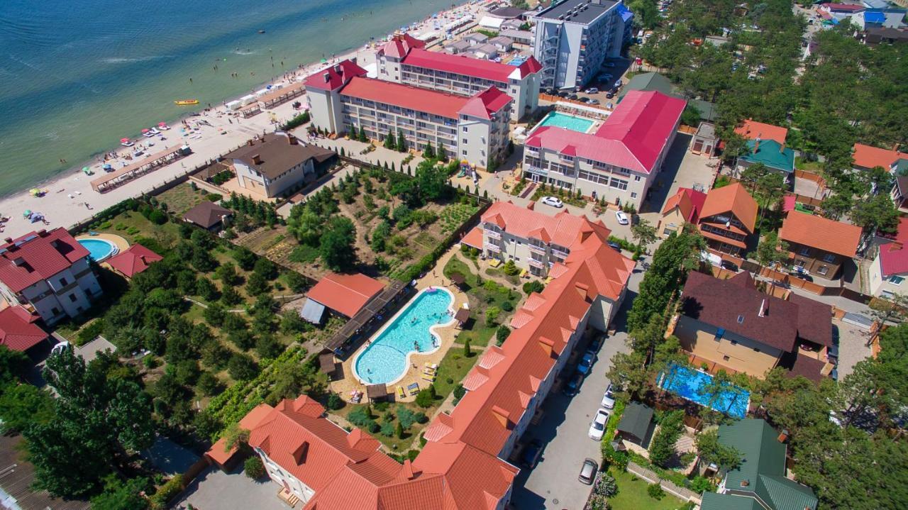 Delfin Hotel Kobleve Exterior foto
